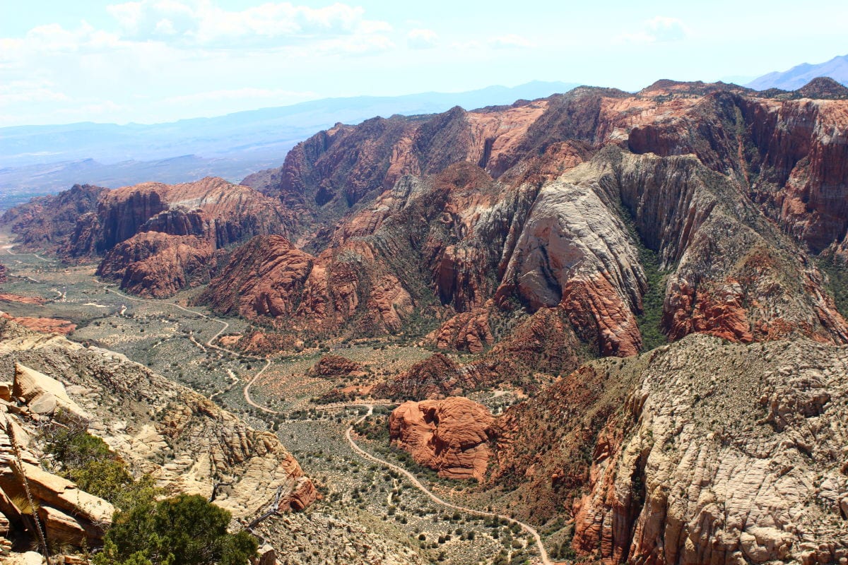 Hiking Southern Utah Whiterocks Amphitheater to Awesome