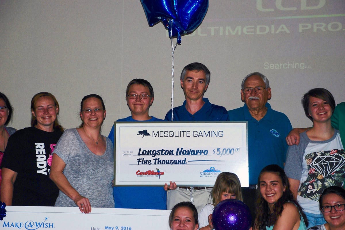 Local student Langston Navarro receives $5,000 scholarship from Mesquite Gaming