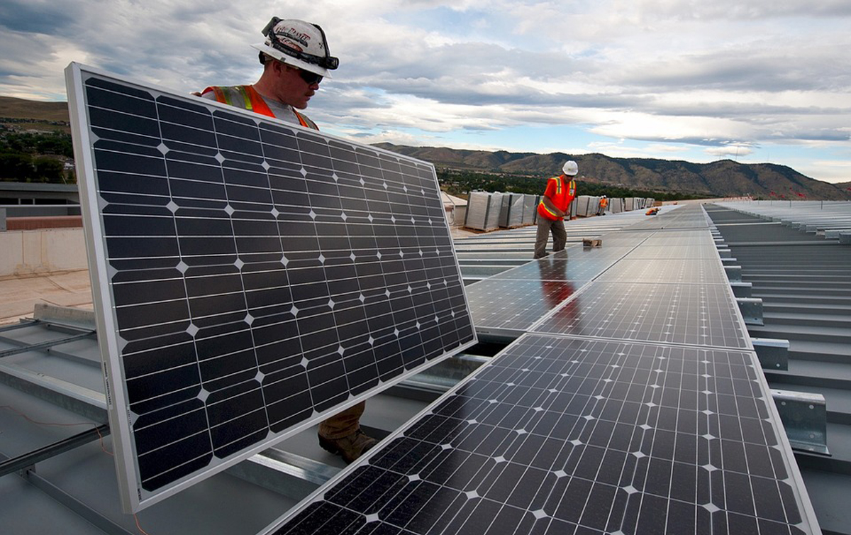 Solar jobs decline four percent nationwide, but Utah sees job growth Solar employs more than 250,000 Americans, jobs nearly triple since 2010