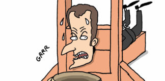 Tale of 2 guillotines Tale of 2 guillotines, Stephane Peray, Trump, Macron, French, France , Yellow vests, gilets jaunes, Mueller