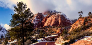 Zion National Park accessible during government shutdown During the government shutdown, park roads, lookouts, and trails at Zion National Park, except for those around Kolob Canyons, will remain accessible.