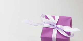 Federal retiree giving through the Combined Federal Campaign surges Federal retirees throughout mountain states have nearly quadrupled the amount they gave to charities in the most recent Combined Federal Campaign drive.