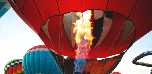 See bright, beautiful hot air balloons and rock out to the music from the Battle of the Bands at the Kanab Balloons and Tunes Roundup.