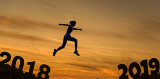 Top 12 sustainable new year’s resolutions Challenge yourself to try these simple lifestyle changes each month. Consider these month-by-month tips for sustainable new year's resolutions.