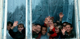 EPA and HUD announce Federal Lead Action Plan to protect children’s health The Trump Administration's Federal Lead Action Plan tightens standards for lead in dust on floors and window sills to protect children from lead exposure.