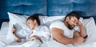 New study shows negative impact of technology on relationships David Schramm conducted a survey of 631 parents across the U.S., the results of which demonstrated the negative impact of technology on relationships.
