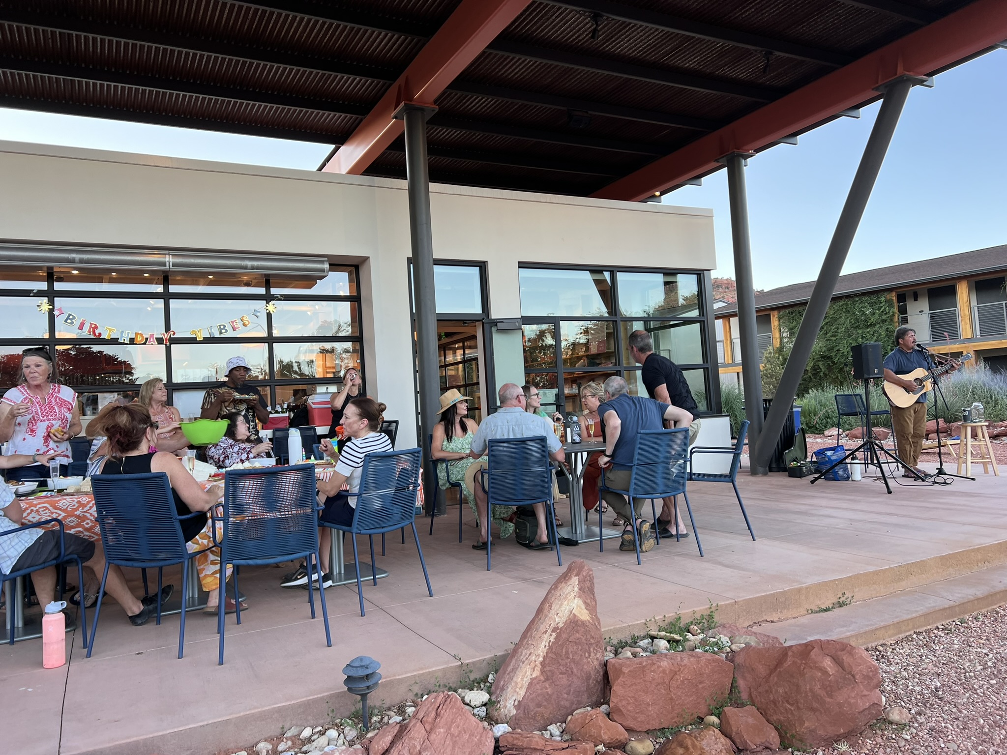 Best Friends Roadhouse & Mercantile