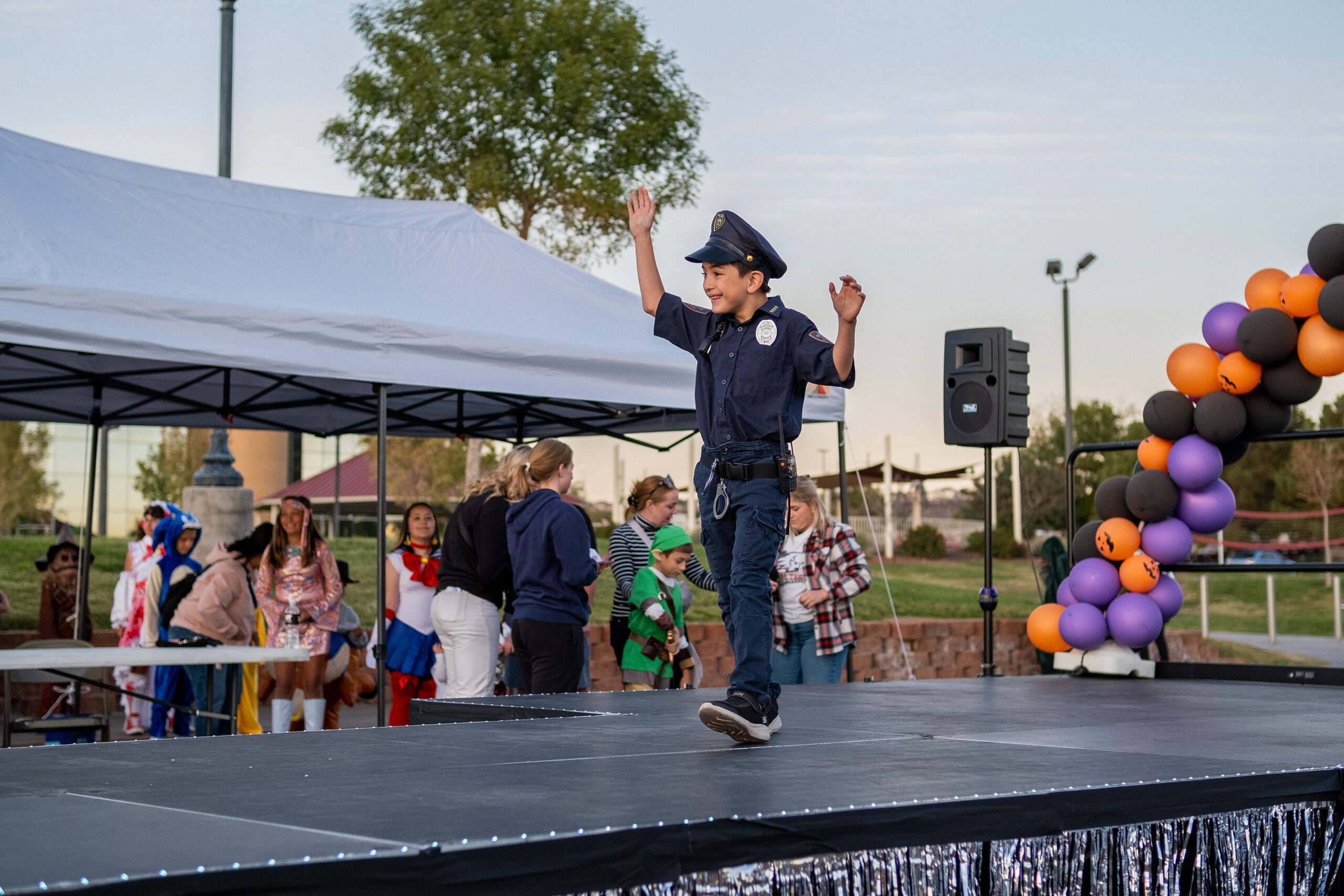 GEORGE, Utah —Featuring trick-or-treating, a live pumpkin carving and costume contests, Utah Tech University’s annual Tricks & Treats Night is set to celebrate the fall season.