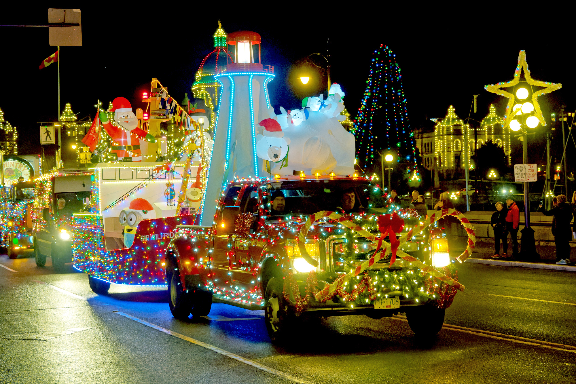 Springdale’s annual Light Parade & Sweets Social returns December 12 with festive floats, holiday treats, cash prizes, and photos with Mr. and Mrs. Claus at the Canyon Community Center.