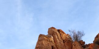 Sandstone Mountain Trail A-window-at-the-Sandstone-Mountain-saddle-Sandstone-Mountain-Trail-February-2026-Photo-by-Tom-Garrison