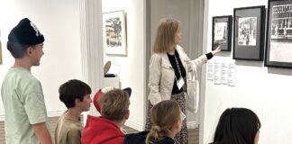 Share a Passion for Creativity and Storytelling as a Museum Guide Share a Passion for Creativity and Storytelling as a Museum Guide