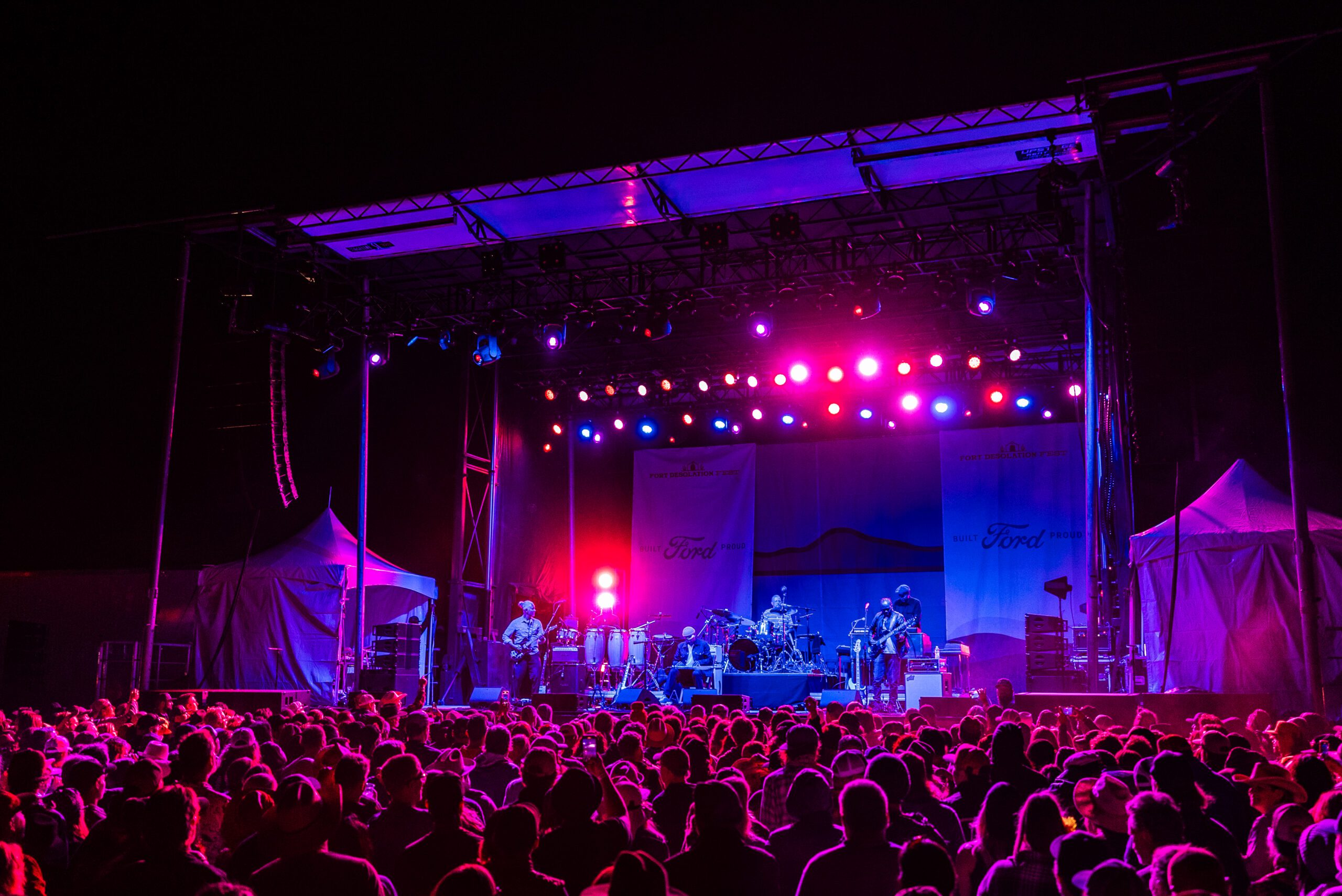 Fort Desolation Fest returns to Cougar Ridge Resort this September with three nights of Americana music, backcountry gravel rides, and premium red-rock camping.