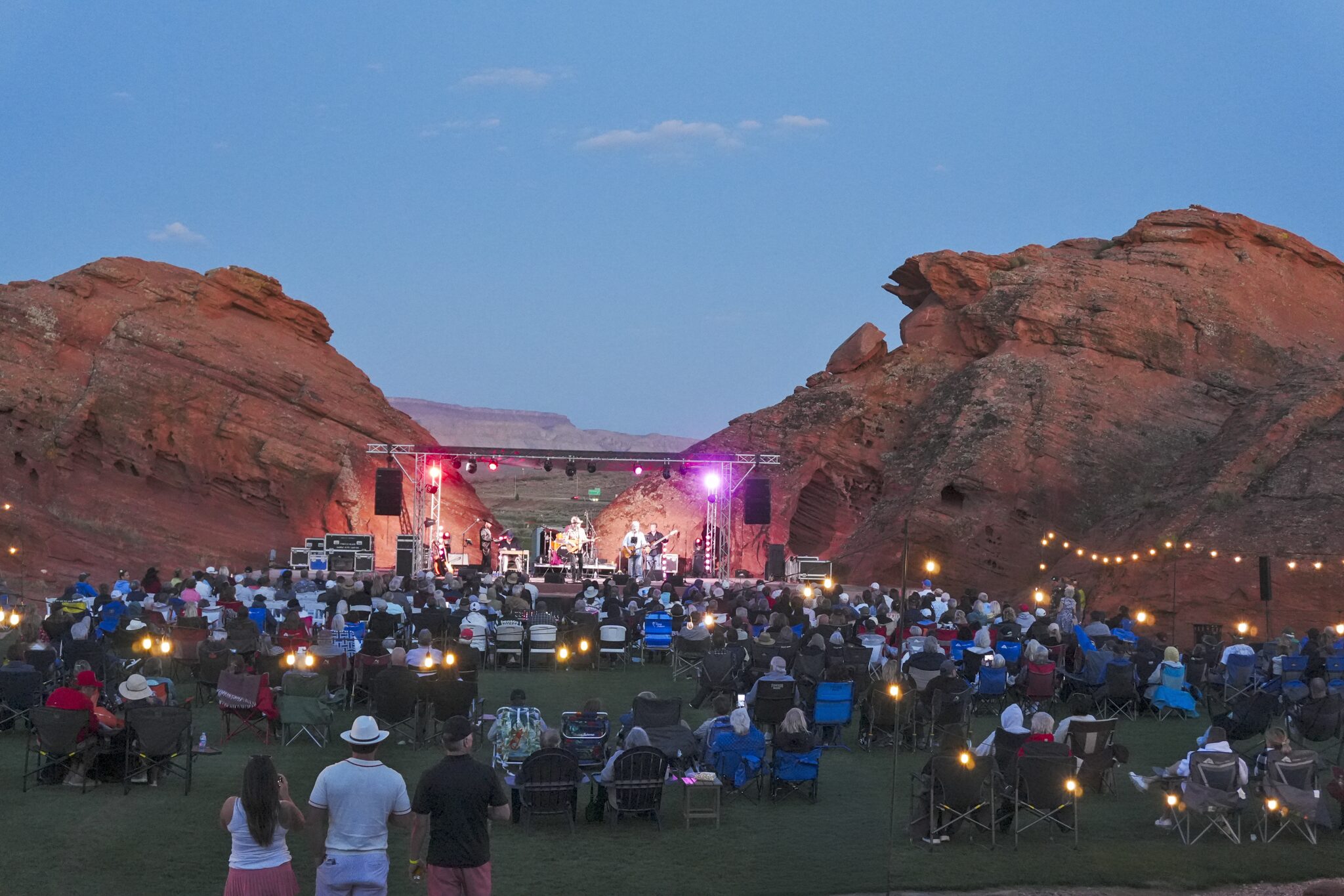 Sand Hollow Resort announces its Fall Sunset Concert Series in the Rock Bowl, featuring September tribute nights and a special October headline performance by country artist Emily Ann Roberts.