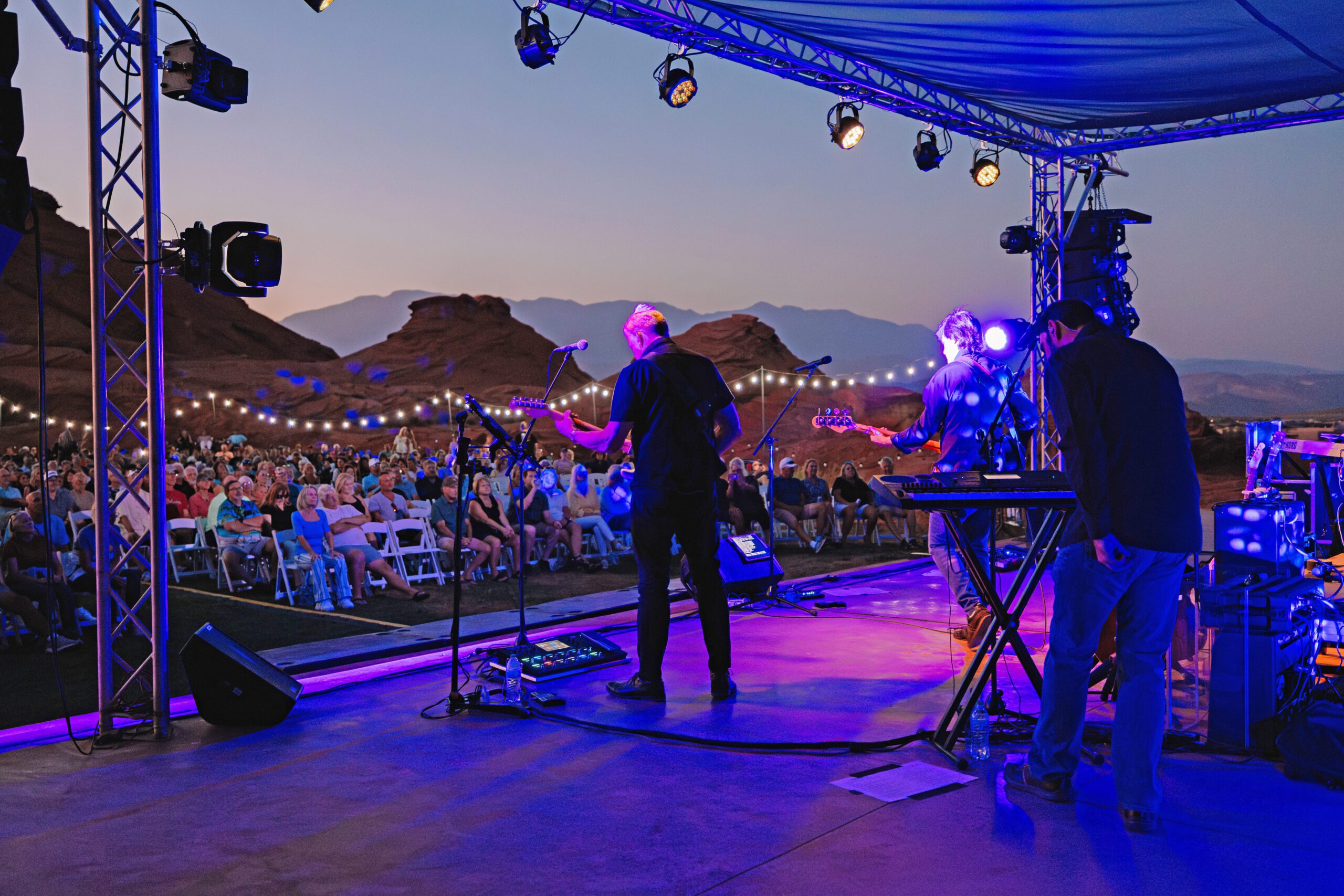 Sand Hollow Resort announces its Fall Sunset Concert Series in the Rock Bowl, featuring September tribute nights and a special October headline performance by country artist Emily Ann Roberts.